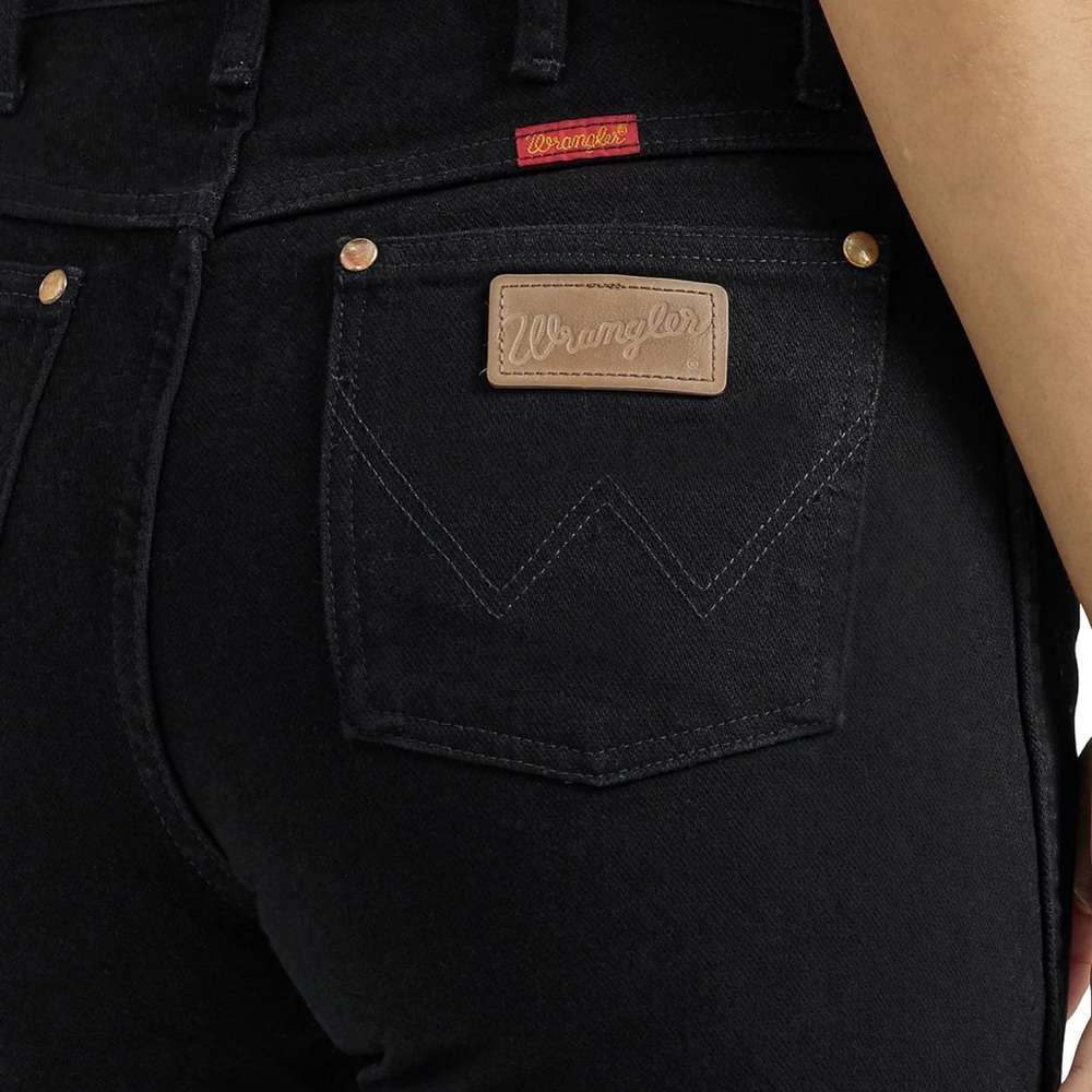 WOMEN'S WRANGLER® COWBOY CUT® SLIM FIT JEAN IN BLACK